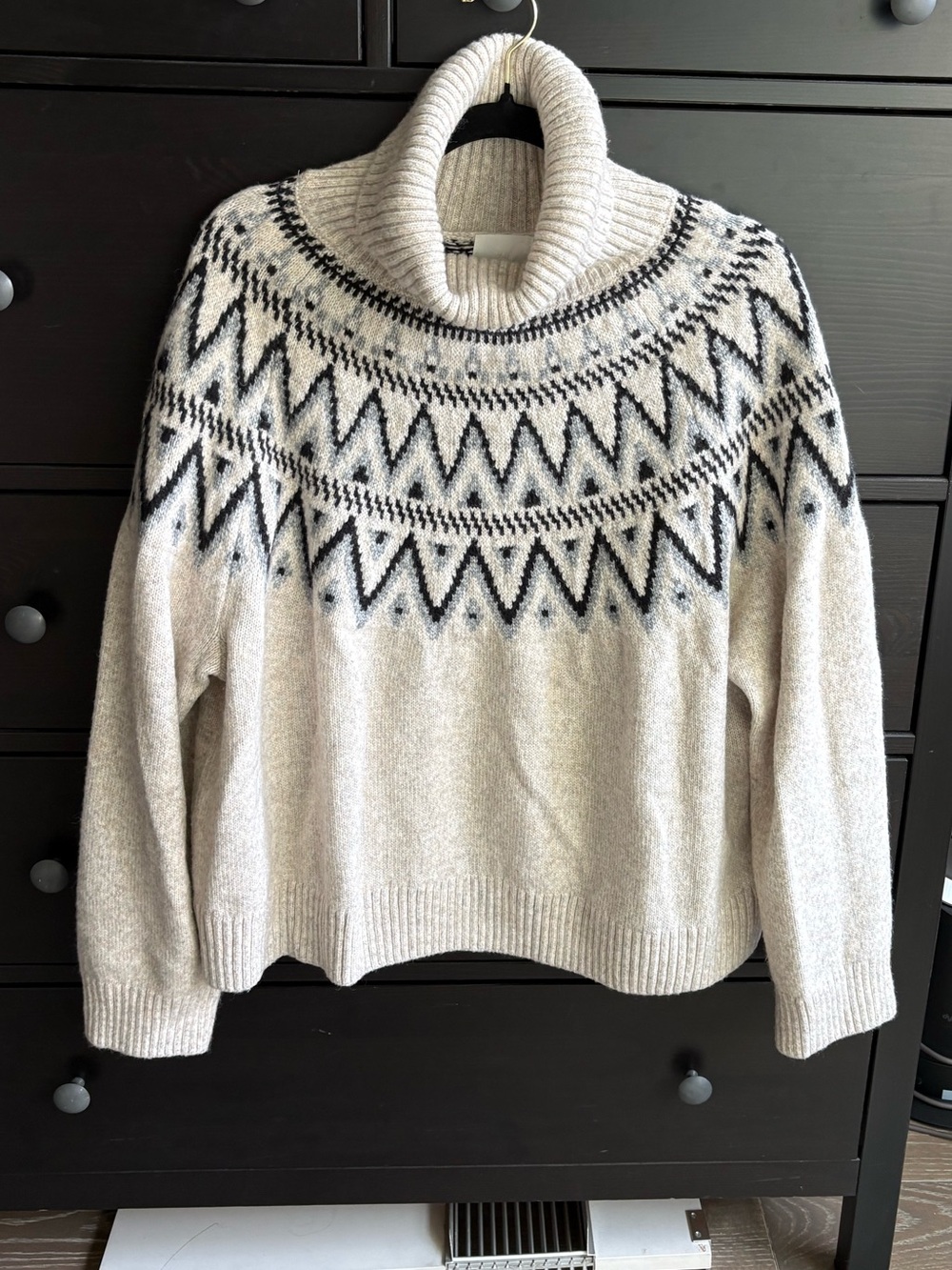 H&M JACQUARD-KNIT TURTLENECK SWEATER